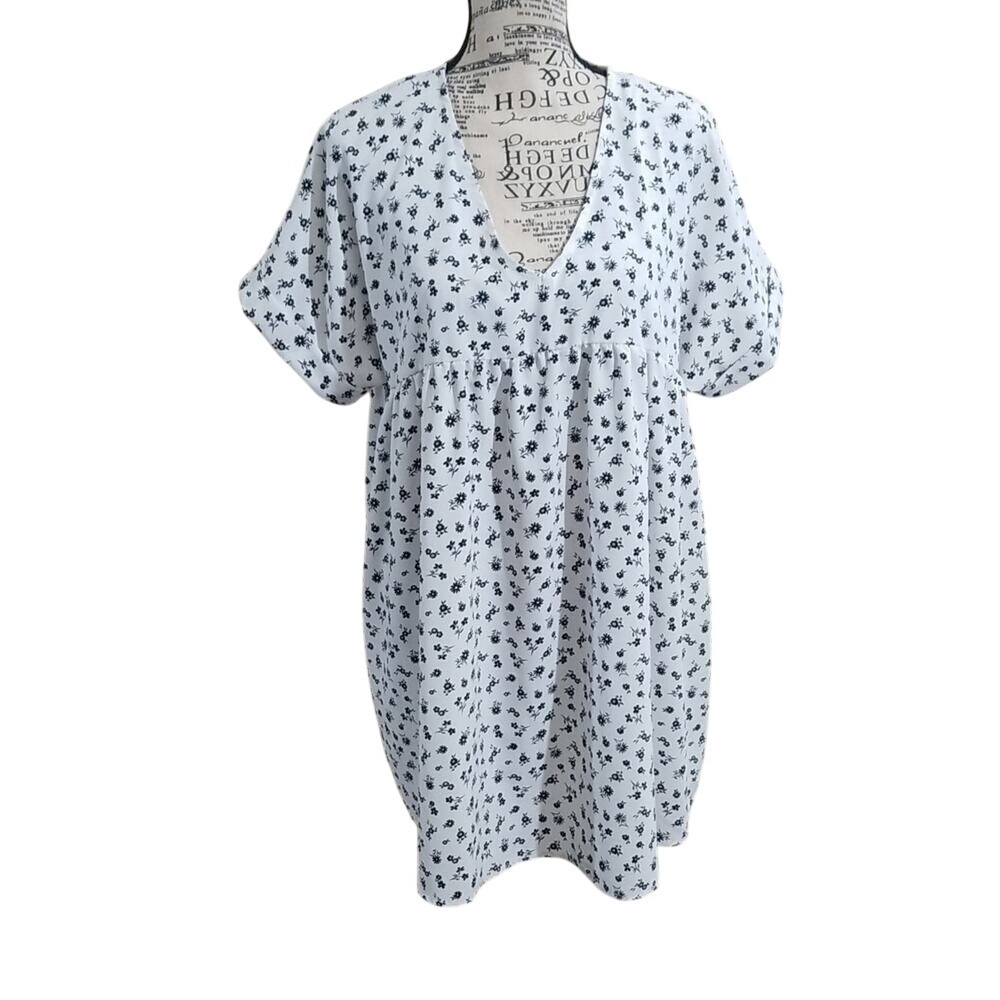 WHITE birch floral top size medium